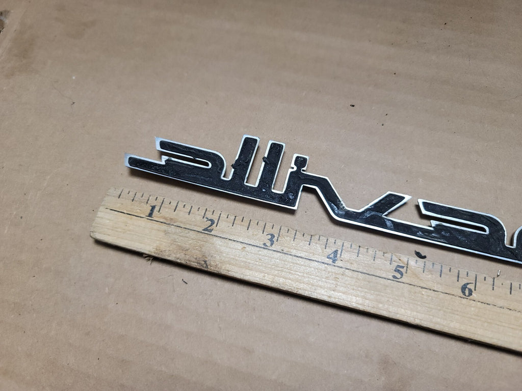 00 01 02 03 04 PONTIAC BONNEVILLE REAR LID EMBLEM LOGO BADGE SYMBOL OEM EL7