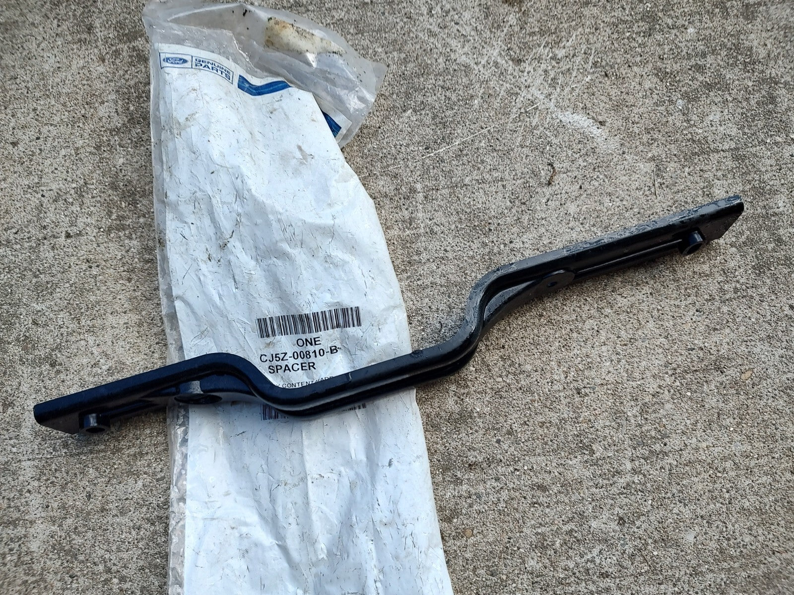 OEM Ford 2013-2016 Escape Radiator Support Air Guide Bracket CJ5Z-00810-B JT1
