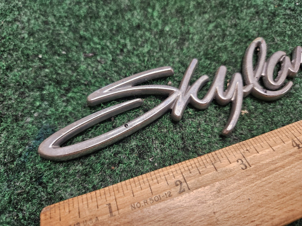 1992-1998 Buick Skylark Front Door Emblem Nameplate Badge OEM 22569937 Side 6M9