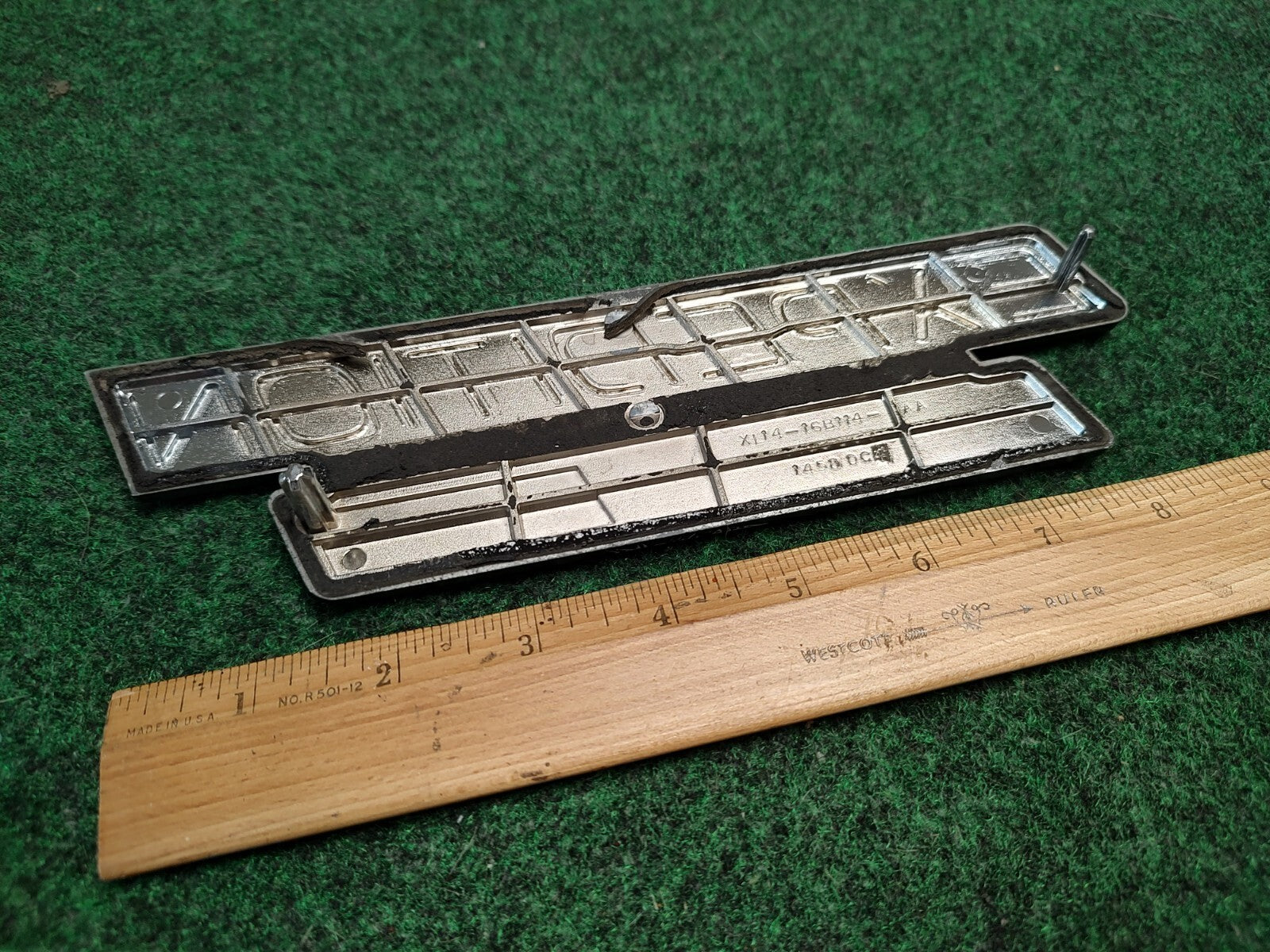 1997-2002 FORD EXPEDITION EDDIE BAUER TRITON V8 EMBLEM BADGE SYMBOL OEM 2S3