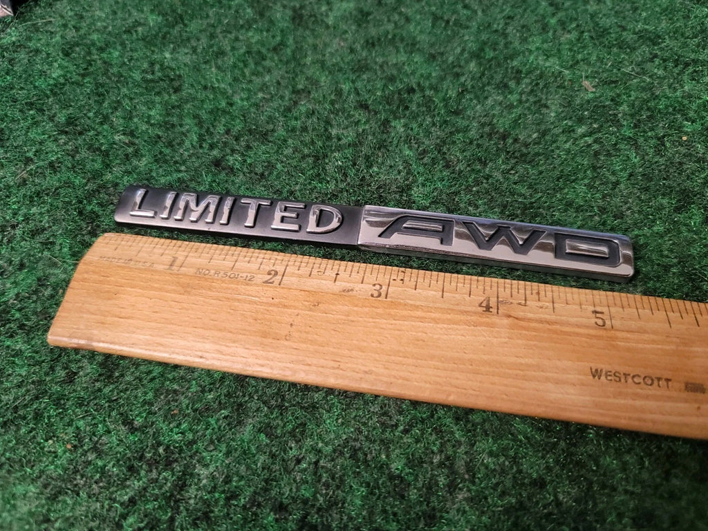 2007 - 2012 HYUNDAI LiMITED AWD CHROME REAR TAIL GATE EMBLEM LOGO 5S8