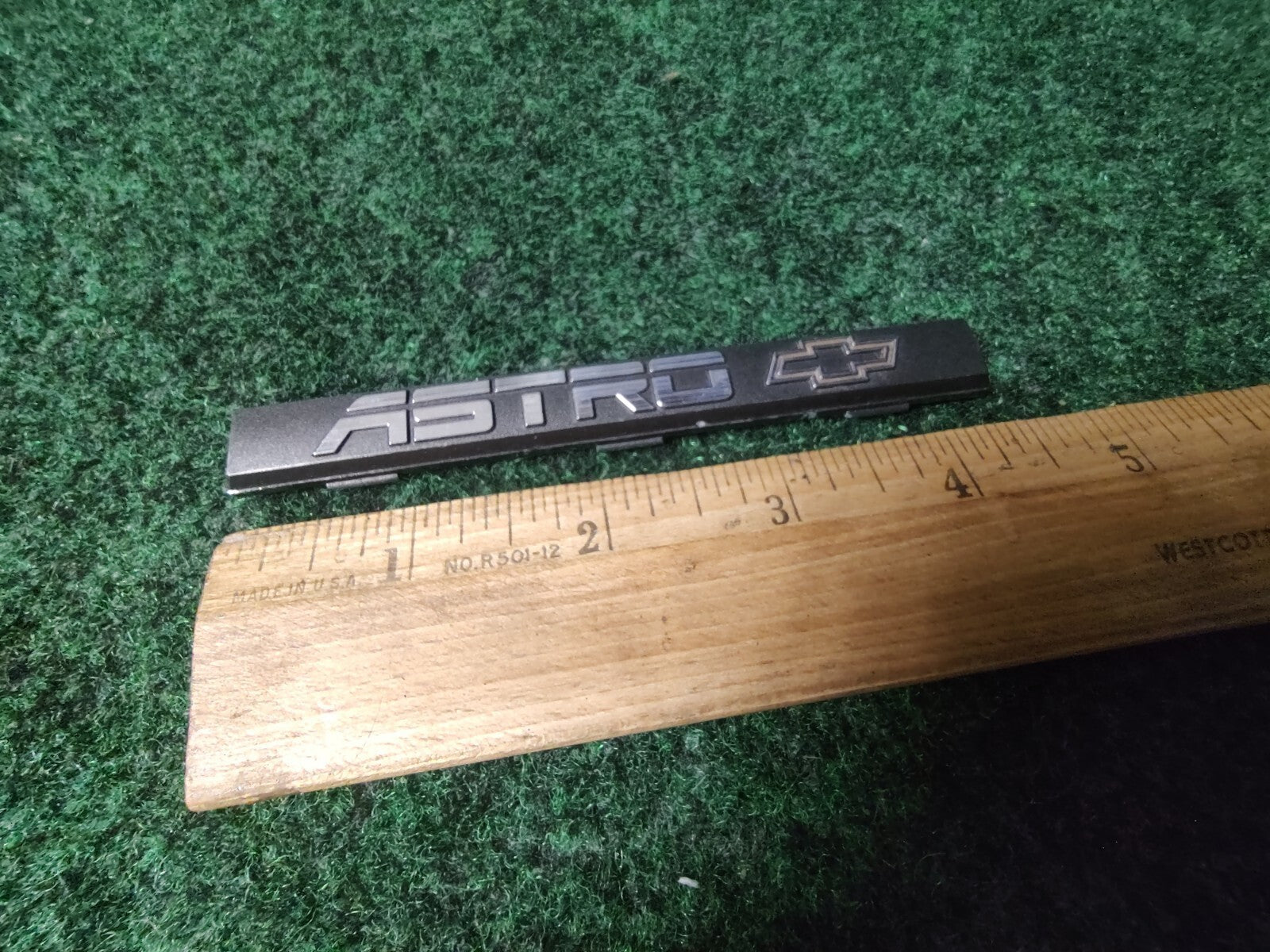 CHEVROLET CHRVY ASTRO DASH EMBLEM LOGO BADGE SIGN SYMBOL USED 9L3