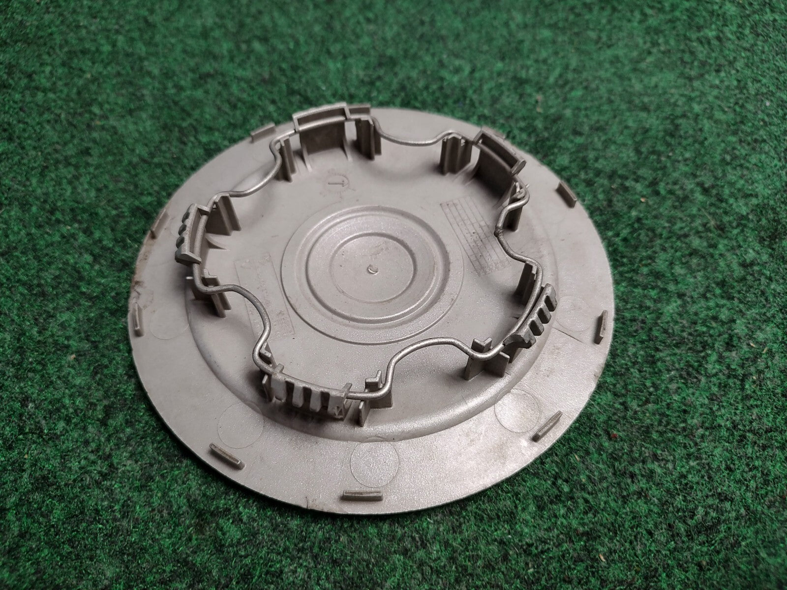 2005-2009 Chrysler 300 Silver Wheel Rim Center Cover Hub Cap Hubcap FL2