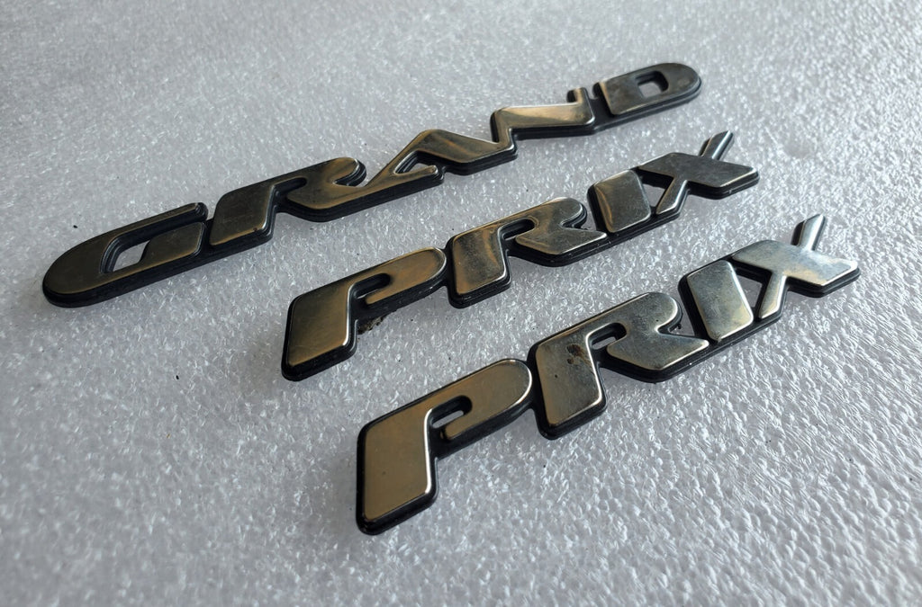 1997 1998 1999 2003 Pontiac Grand Prix Door Name Plate Chrome NAMEPLATE OEM VNTG
