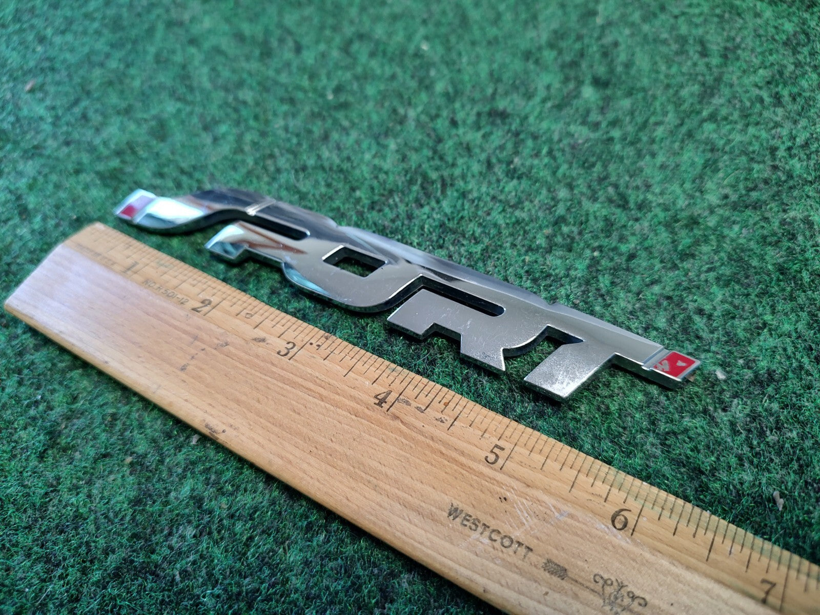 FORD FUSION TAURUS EXPLORER ESCAPE FOCUS SPORT EMBLEM LOGO BADGE USED OEM 2M9