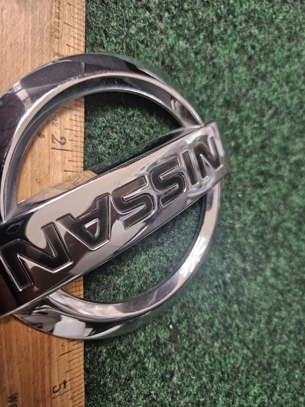 02-04 Nissan Xterra Liftagte Trunk Emblem 93491-7Z800 OEM Badge Nameplate 4S2