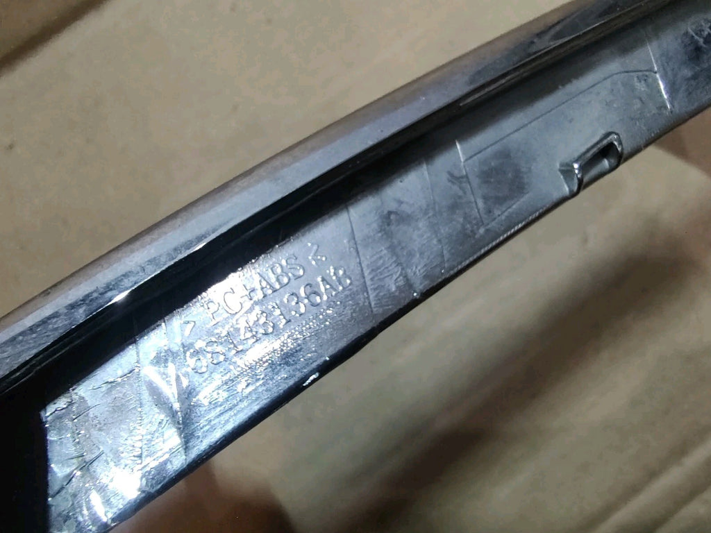 2015-16 Jeep Grand Cherokee Insert Grille Surround Trim Bezel OEM 68143136AB EL3