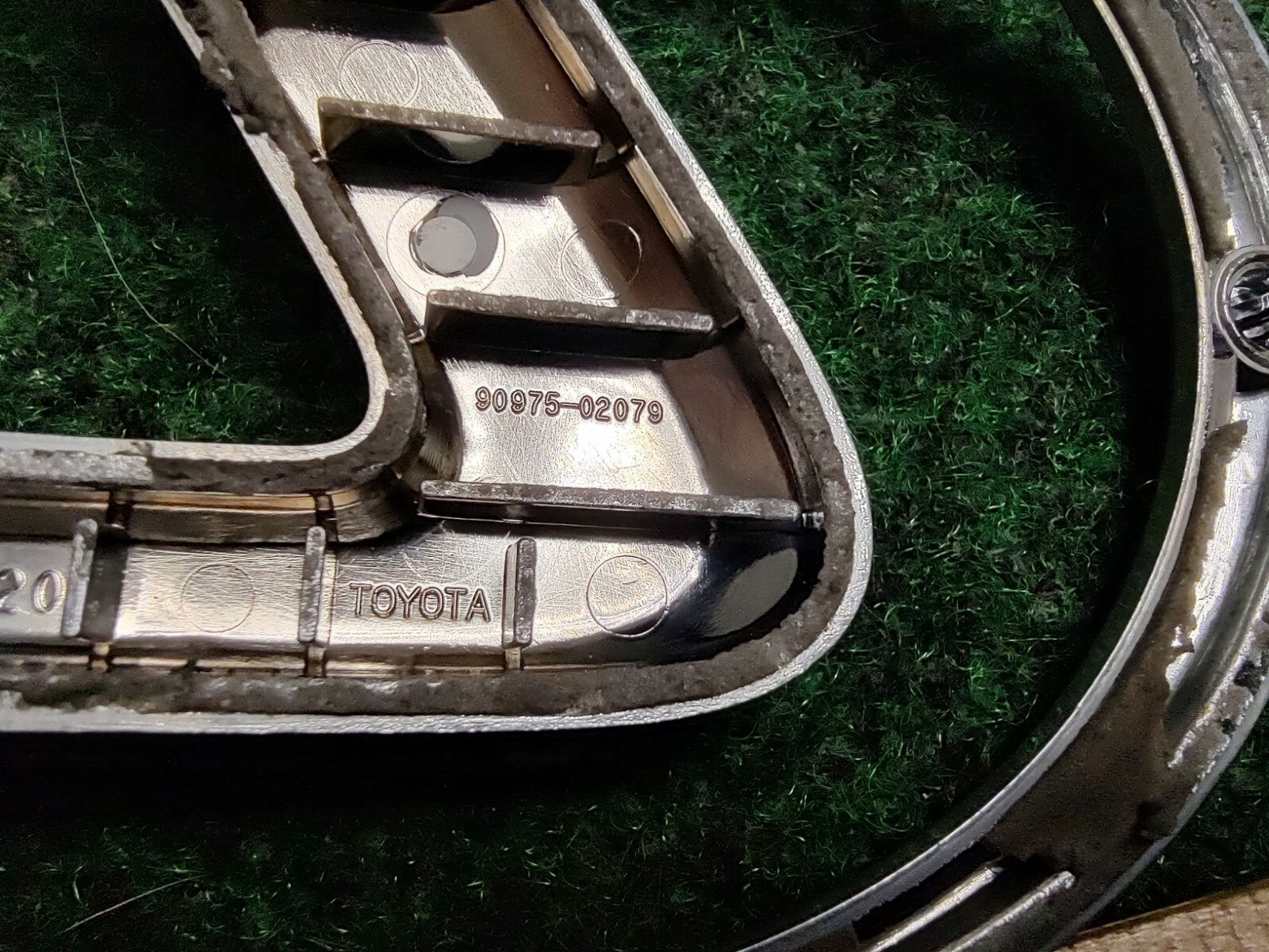 Lexus Rear Emblem Chrome Logo Badge Trunk Lid IS250 IS350 ES350 GS350 RX350 2S3