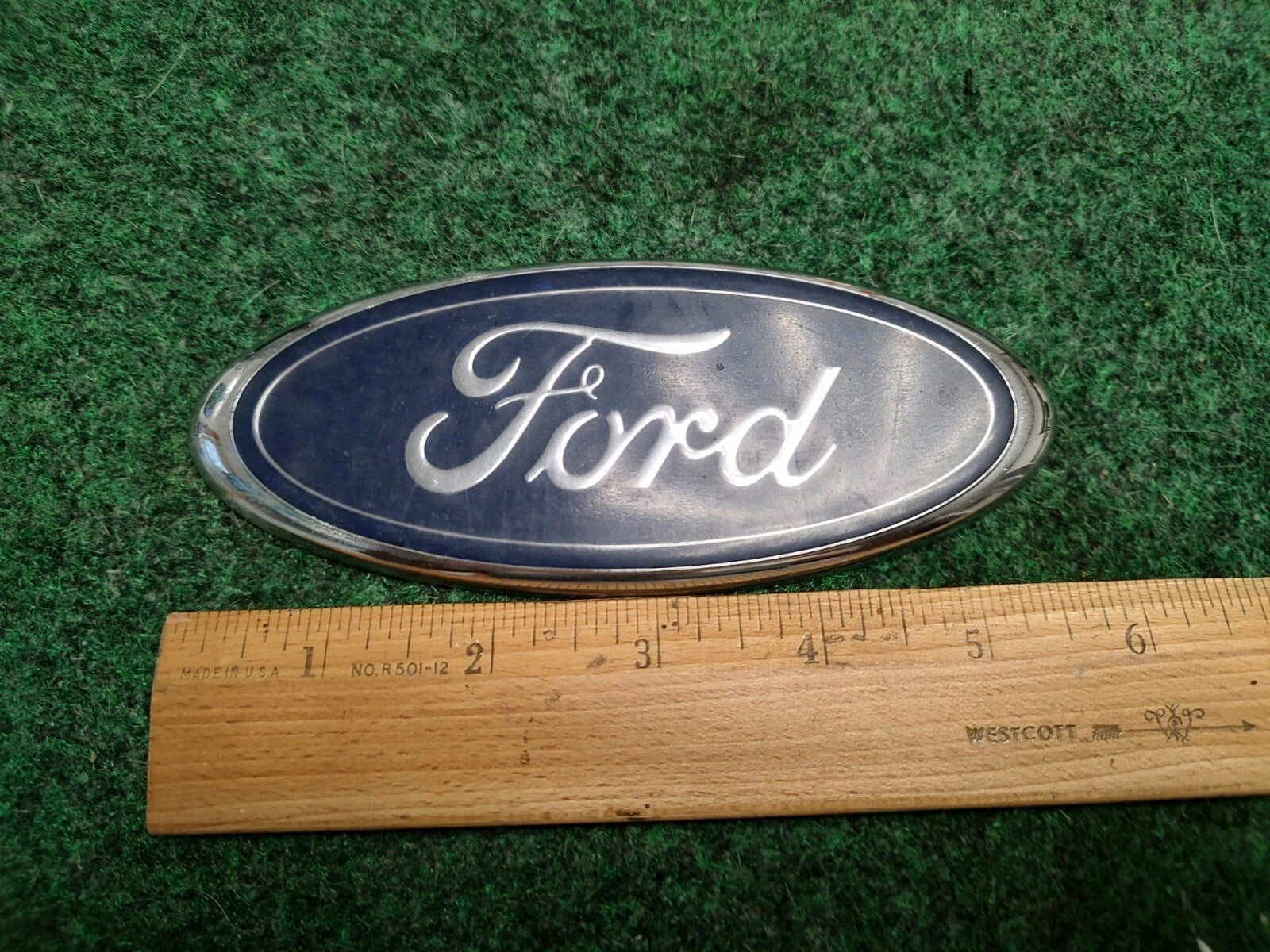 Ford  Blue Oval E-Series & Windstar Grille Emblem Nameplate F8UB-8C020-AA 3S6