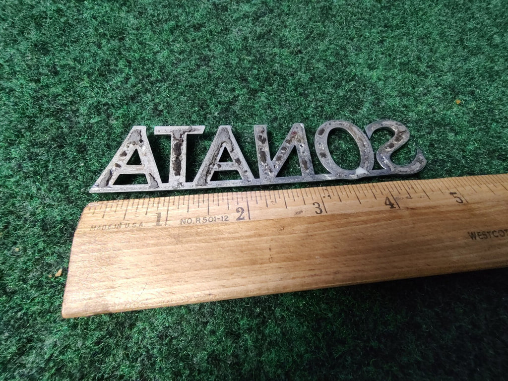 02 03 04 05 HYUNDAI SONATA REAR GATE CHROME EMBLEM LOGO BADGE OEM NAME PLATE 4S4