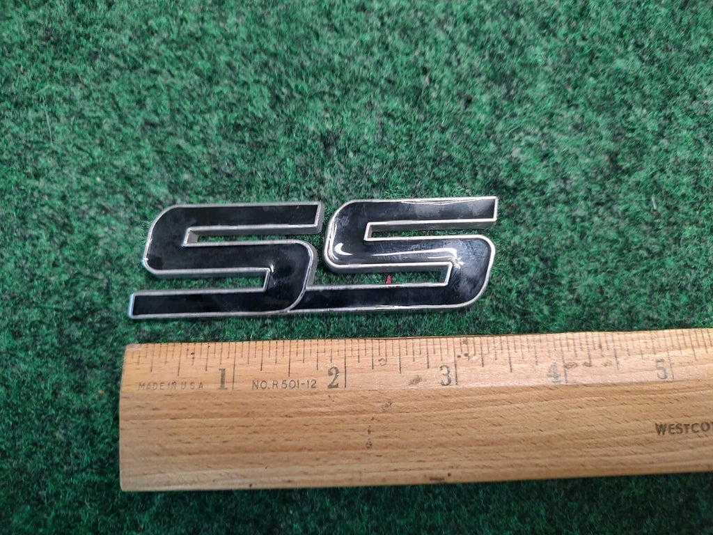 OEM Trunk and Fender SS Emblem Badge Pearl White Fits 06-19 Chevrolet 4S3