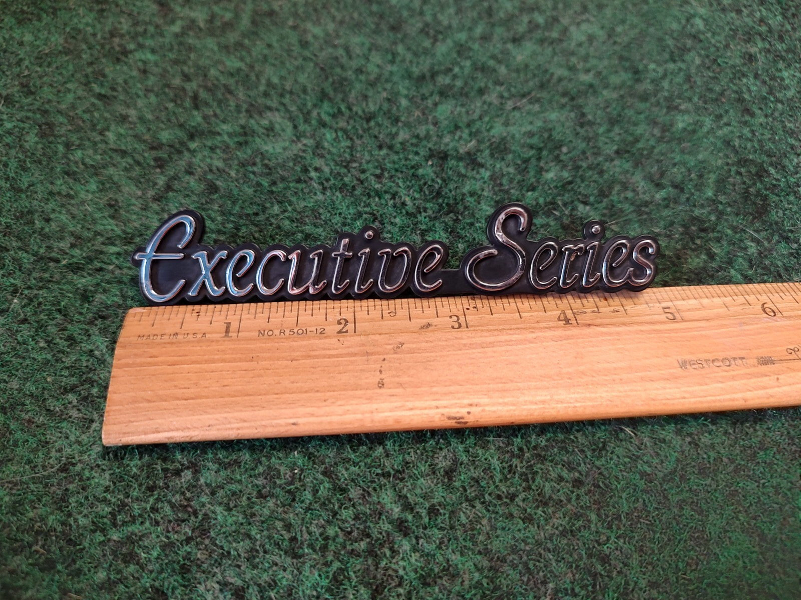 Lincoln Town Car Executive Series Emblem Badge Logo Nameplate F7VB-16B114-AB 3S1