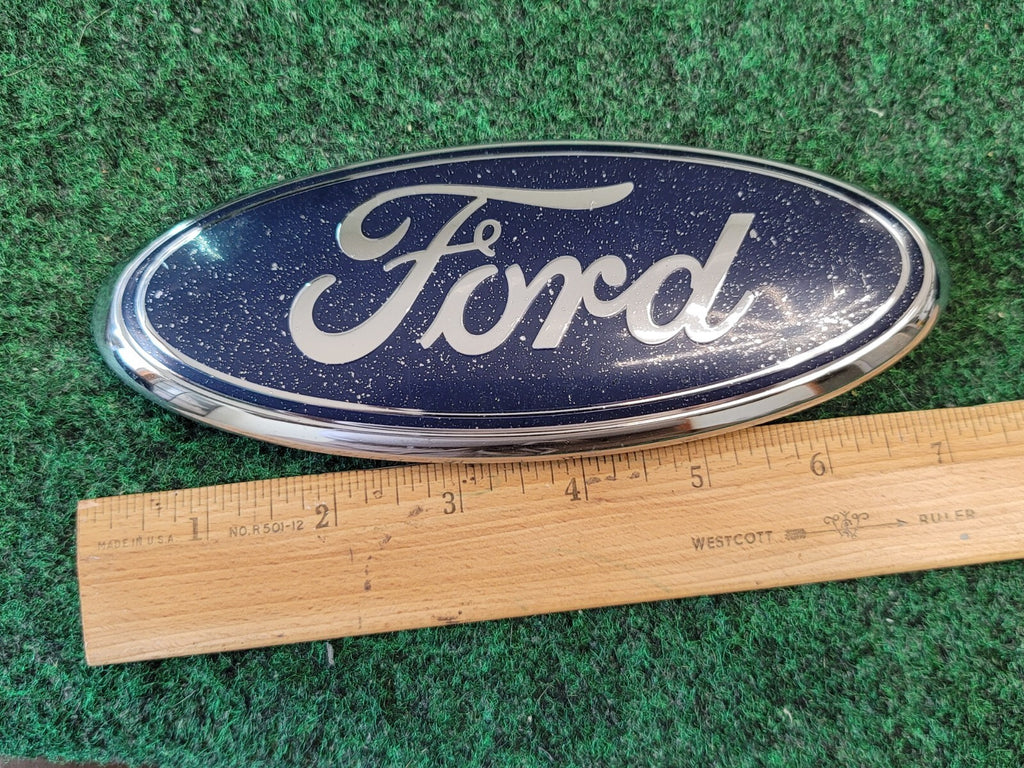 2005 2006 2007 Ford 500 2006 Fusion Grille Emblem 5F93-8B262-AA OEM 1M4