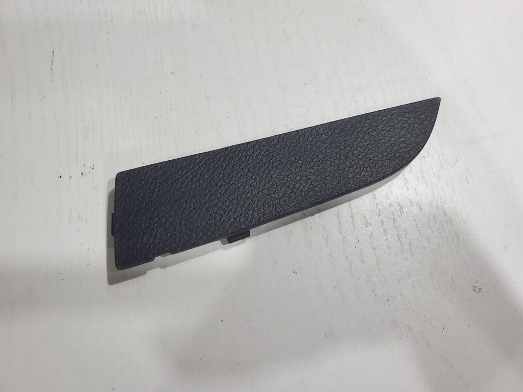 2012 2013 CHRYSLER 300C RIGHT REAR ARM REST PLUG COVER TRIM 6L3