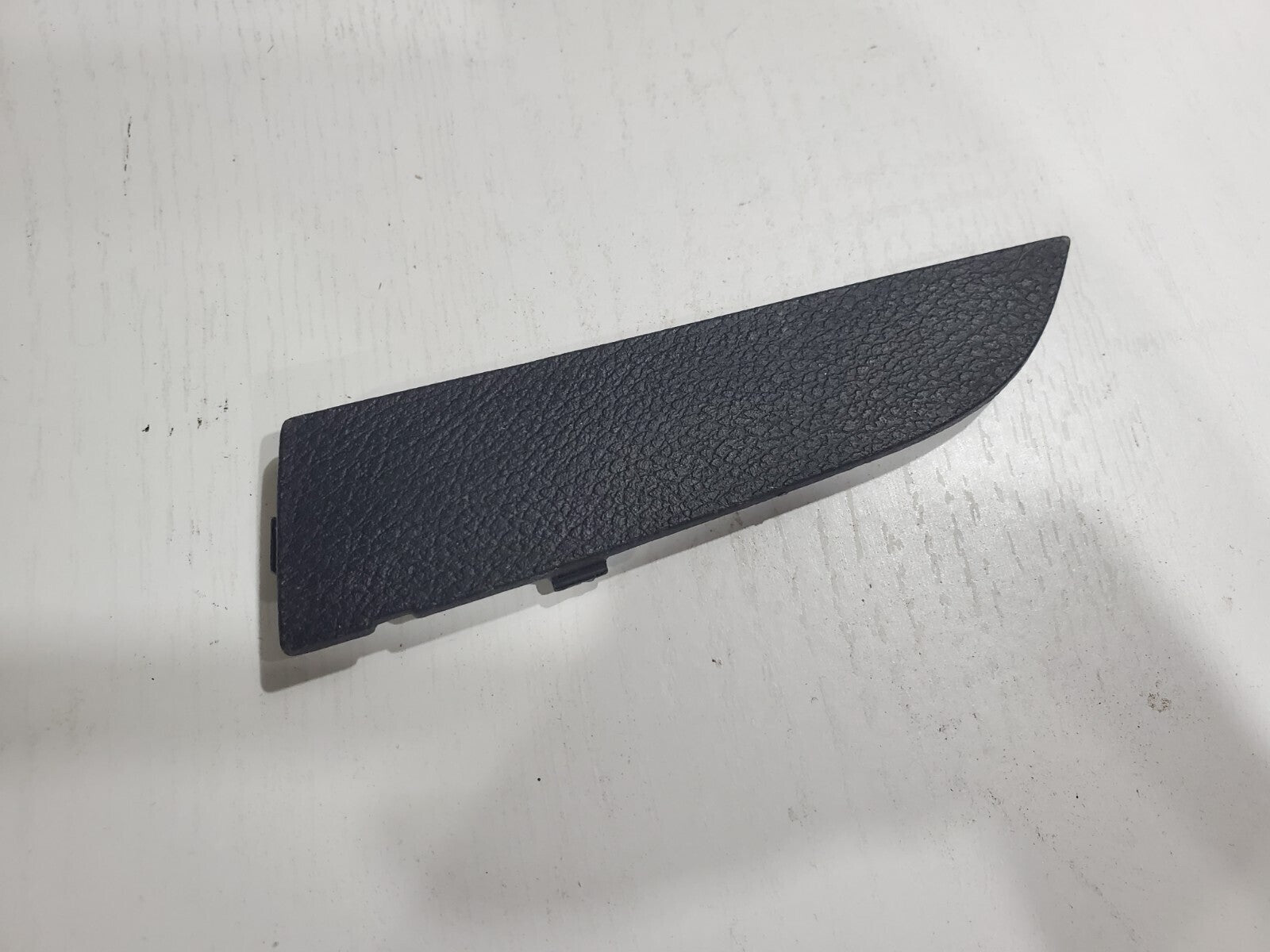 2012 2013 CHRYSLER 300C RIGHT REAR ARM REST PLUG COVER TRIM 6L3