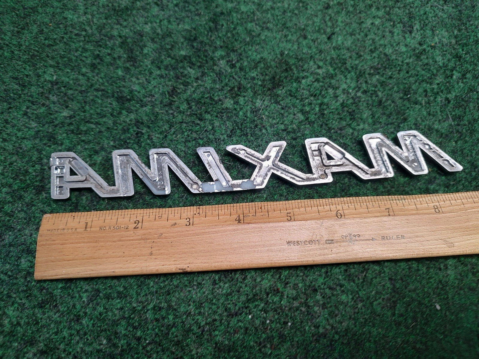 2000 2001 Nissan Maxima Rear Trunk Nameplate Badge Emblem 84894-2Y901 OEM 3S5