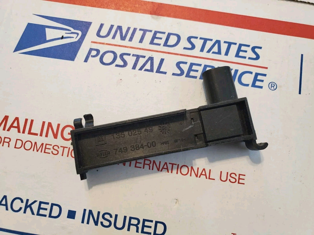 2014 Cadillac XTS Keyless Entry Antenna Transmitter Module 135 025 49 4L7