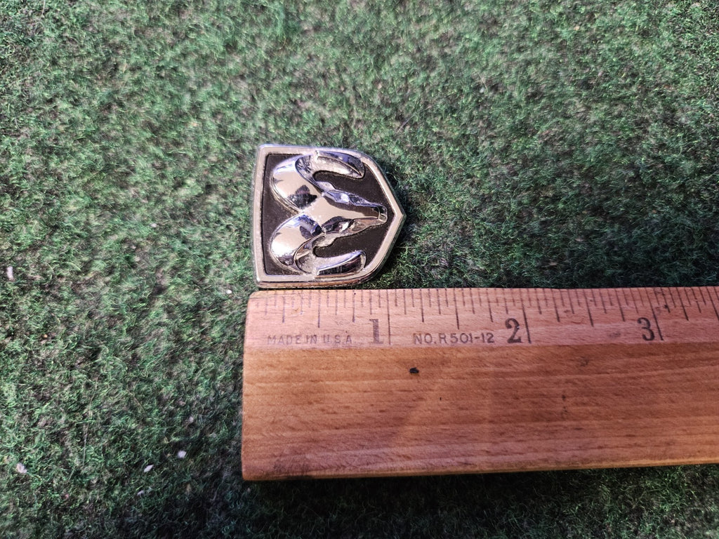 DODGE STEERING WHEEL EMBLEM RAM 1500 2500 CHARGER OEM DURANGO CARAVAN 5L9