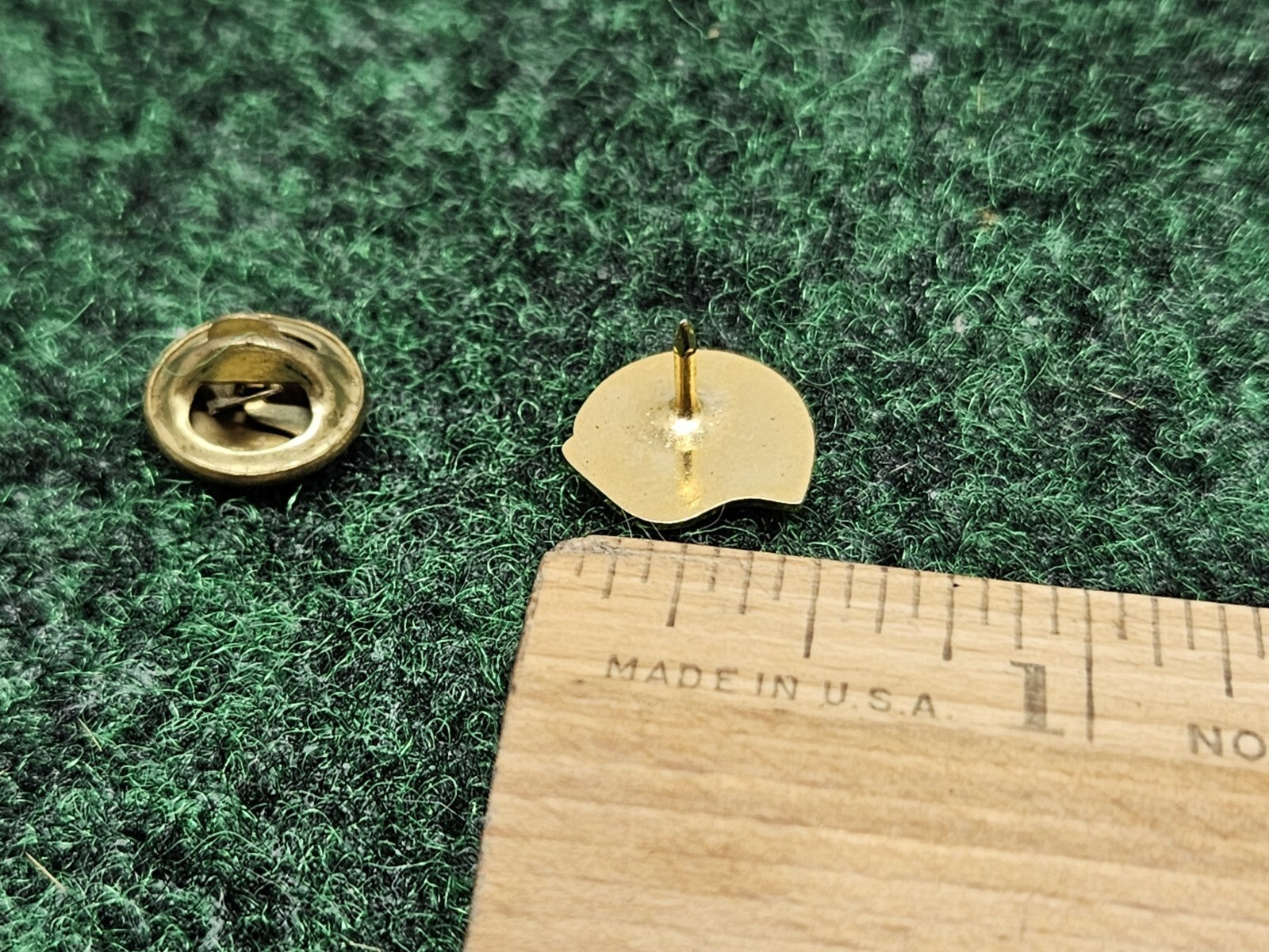 Vintage 1980s United Way Gold Tone Union Made Metal Lapel Pin
