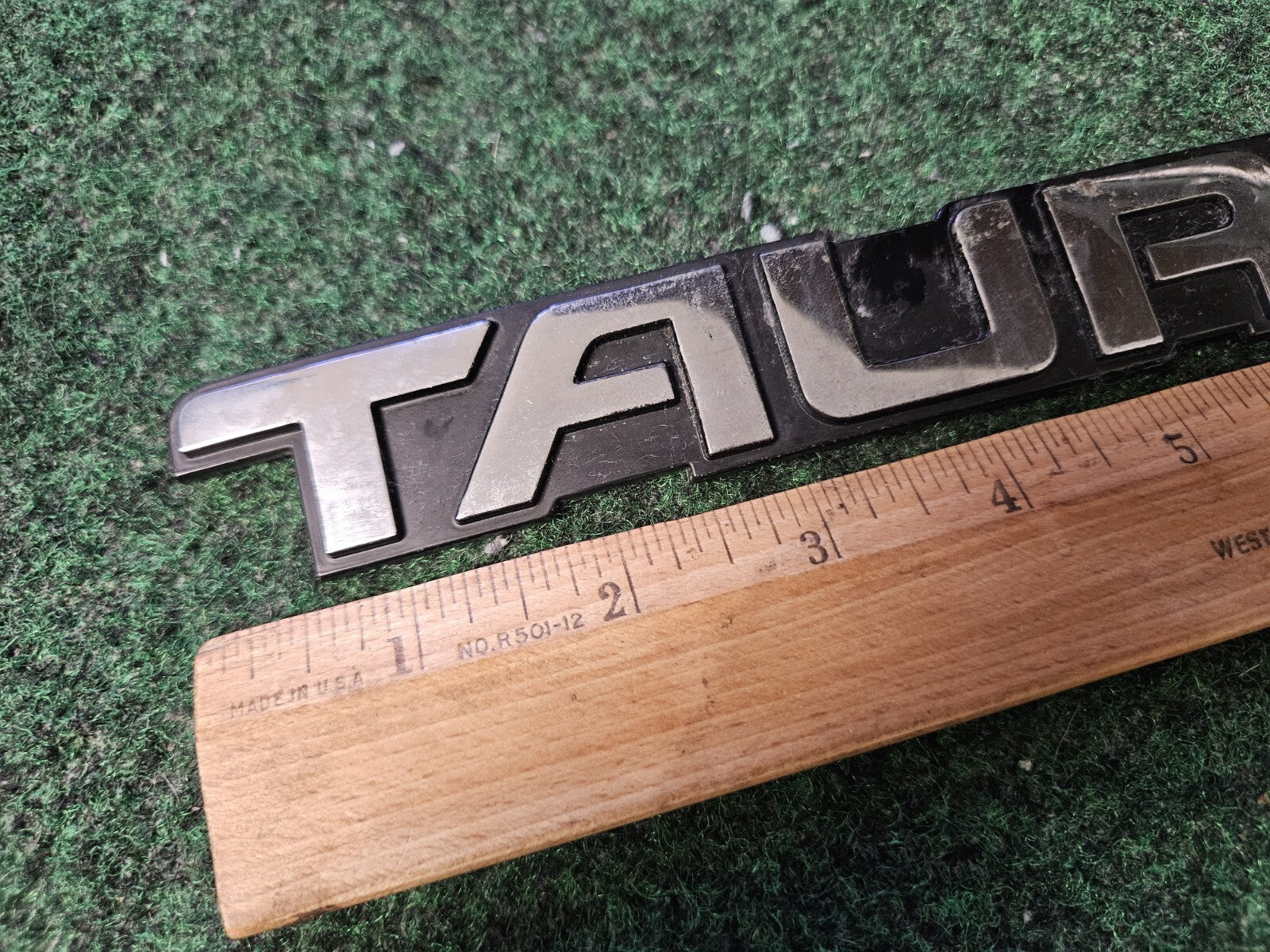 1989 1992 1993 1994 Ford Taurus Rear Nameplate Badge Emblem F2DB-5443550-BA 4M9