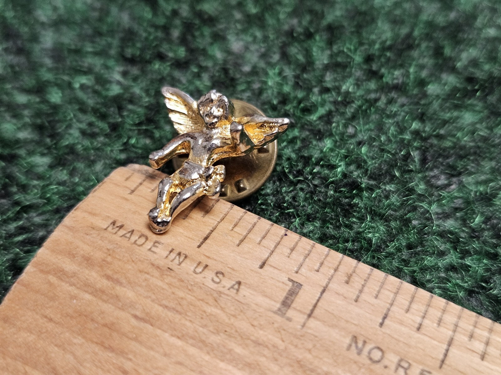 Guardian Angel Cherub Gold Tone Vintage Lapel Pin