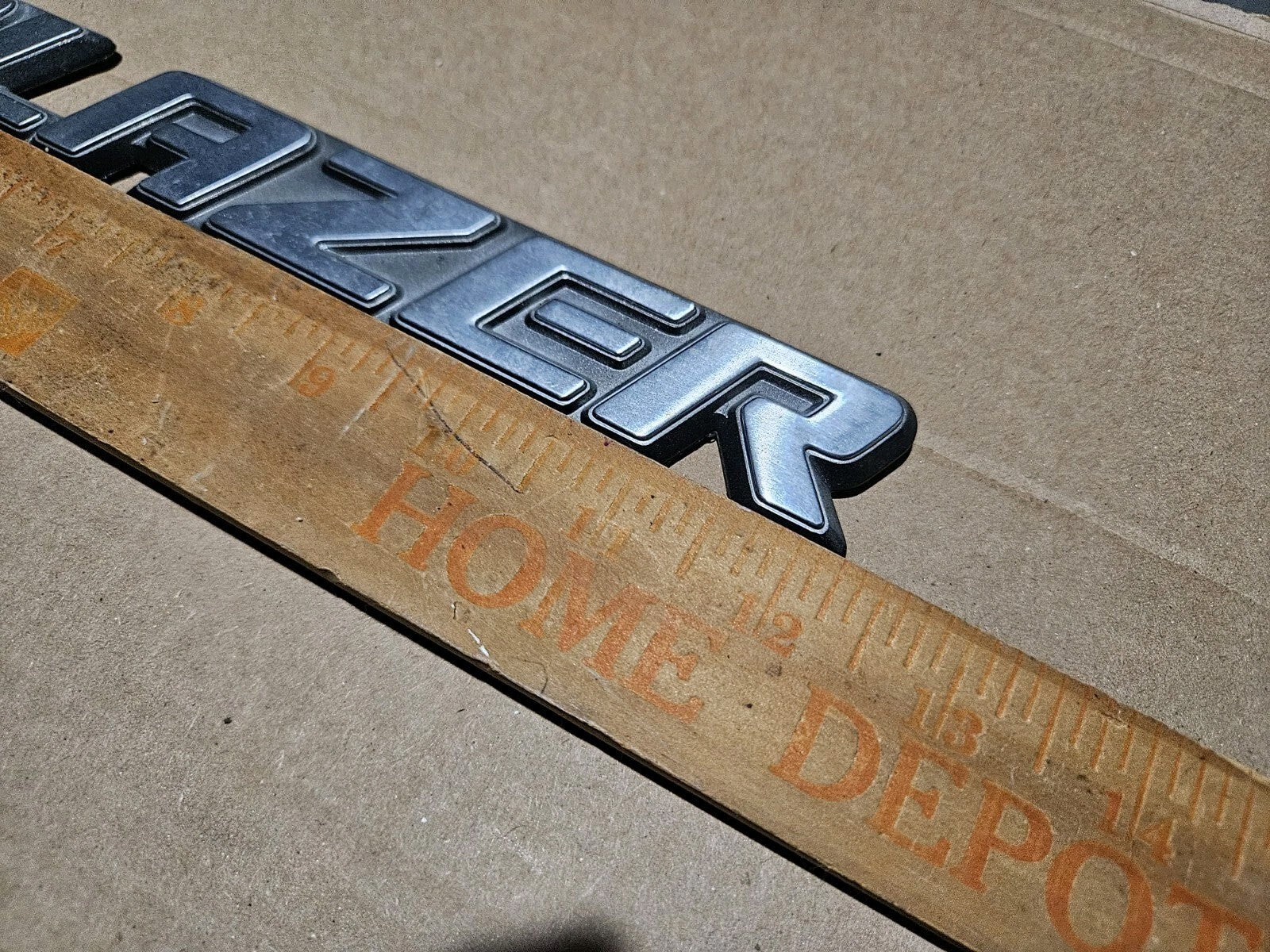 1995-2005 Chevy  Blazer Chrome 12" Tailgate Emblem Badge Logo Name 15672283 EL9