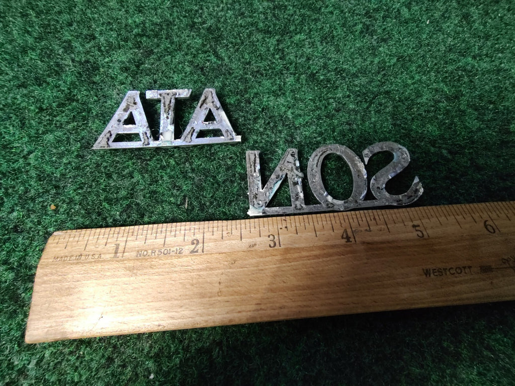 02 03 04 05 HYUNDAI SONATA REAR GATE CHROME EMBLEM LOGO DAMAGED NAME PLATE 4S4