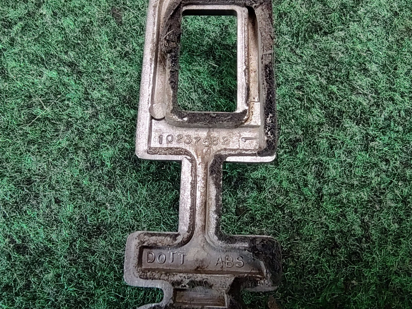 Chevrolet 1997-2003 Blazer 1999-2005 Venture Rear Emblem Badge Logo 10237582 2S6
