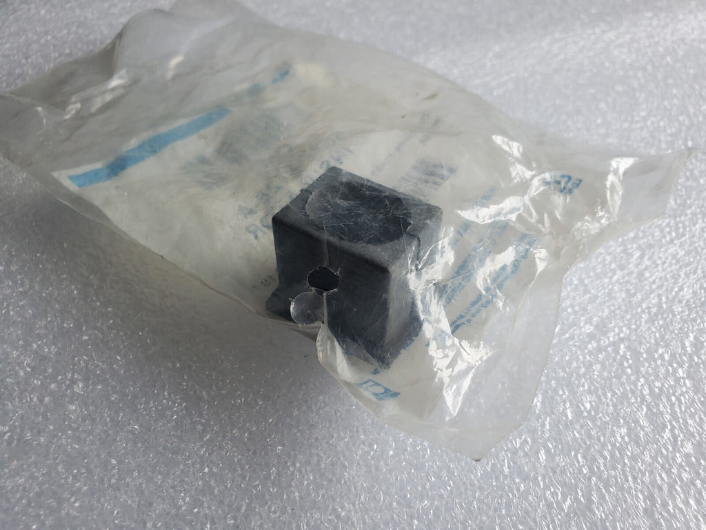 2013-2016 FORD FUSION LINCOLN MKZ Genuine Ford Upper Insulator 6G9Z-8125-A 2L3
