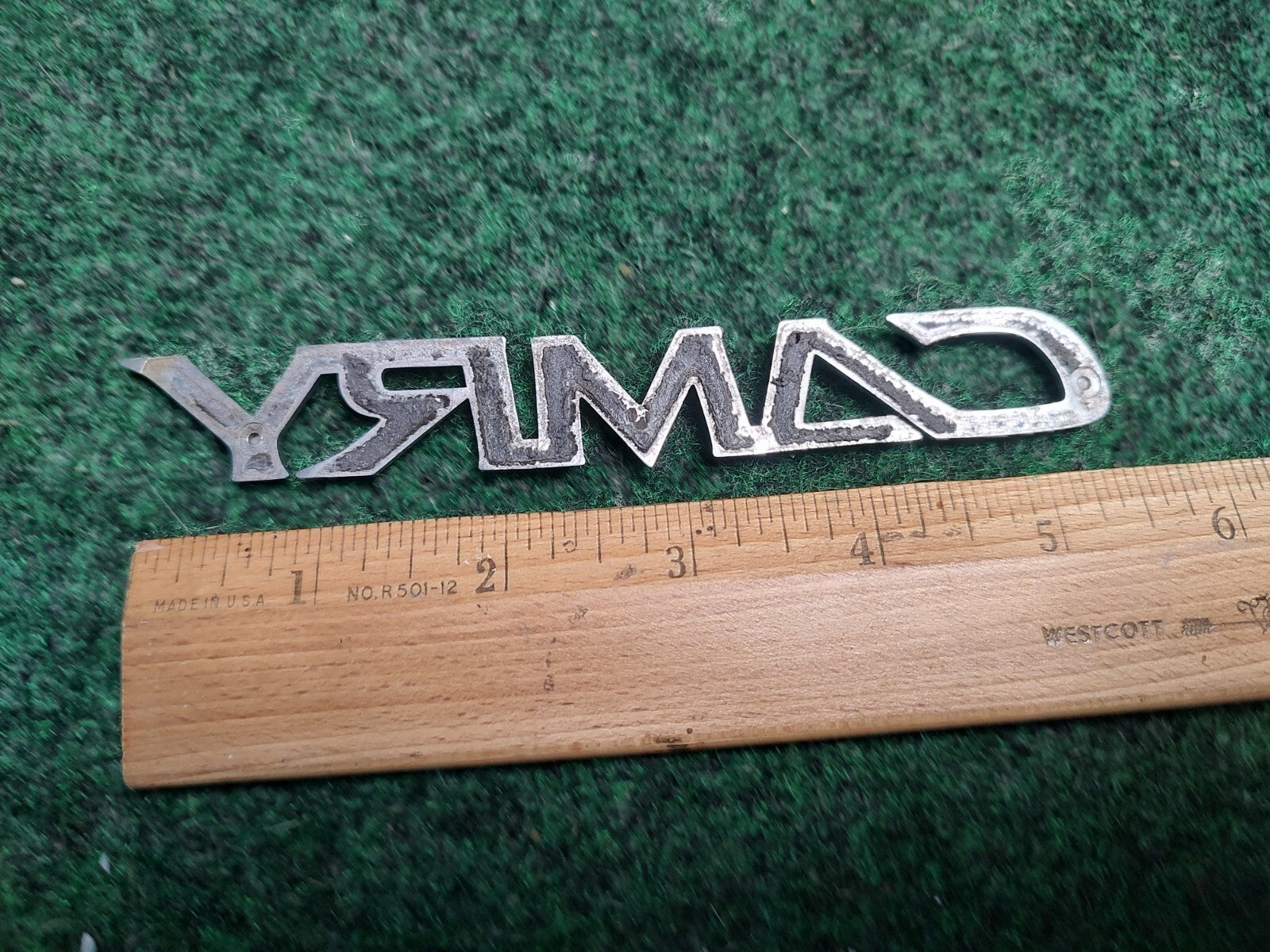 2002-2006 TOYOTA CAMRY CHROME REAR EMBLEM LOGO BADGE NAME PLATE OEM 3S3