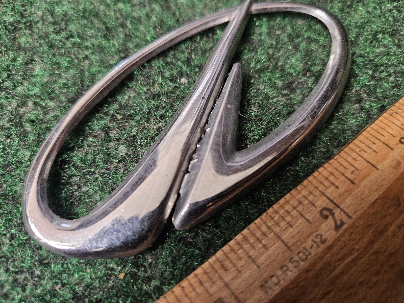 Vintage OLDSMOBILE Chrome EMBLEM SYMBOL BADGE OEM Nameplate Logo 3.5" 4S1