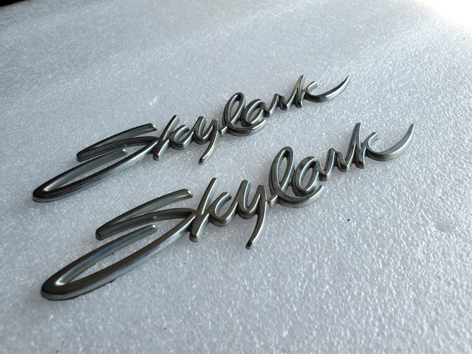 (2) 92-98 Buick Skylark Front Door Emblem Nameplate Badge OEM 22569937 Side VNTG