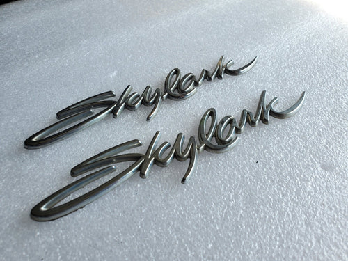 (2) 92-98 Buick Skylark Front Door Emblem Nameplate Badge OEM 22569937 Side VNTG