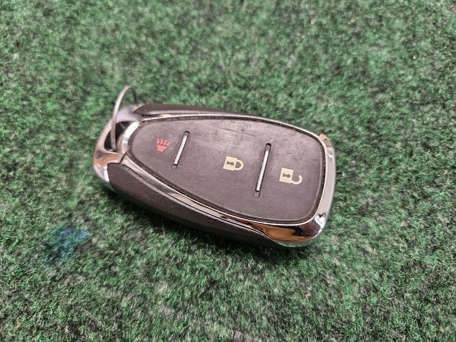 OEM Chevrolet Malibu Cruz Camaro Smart Key Fob with / 5 Buttons Used Key Cut 7S5