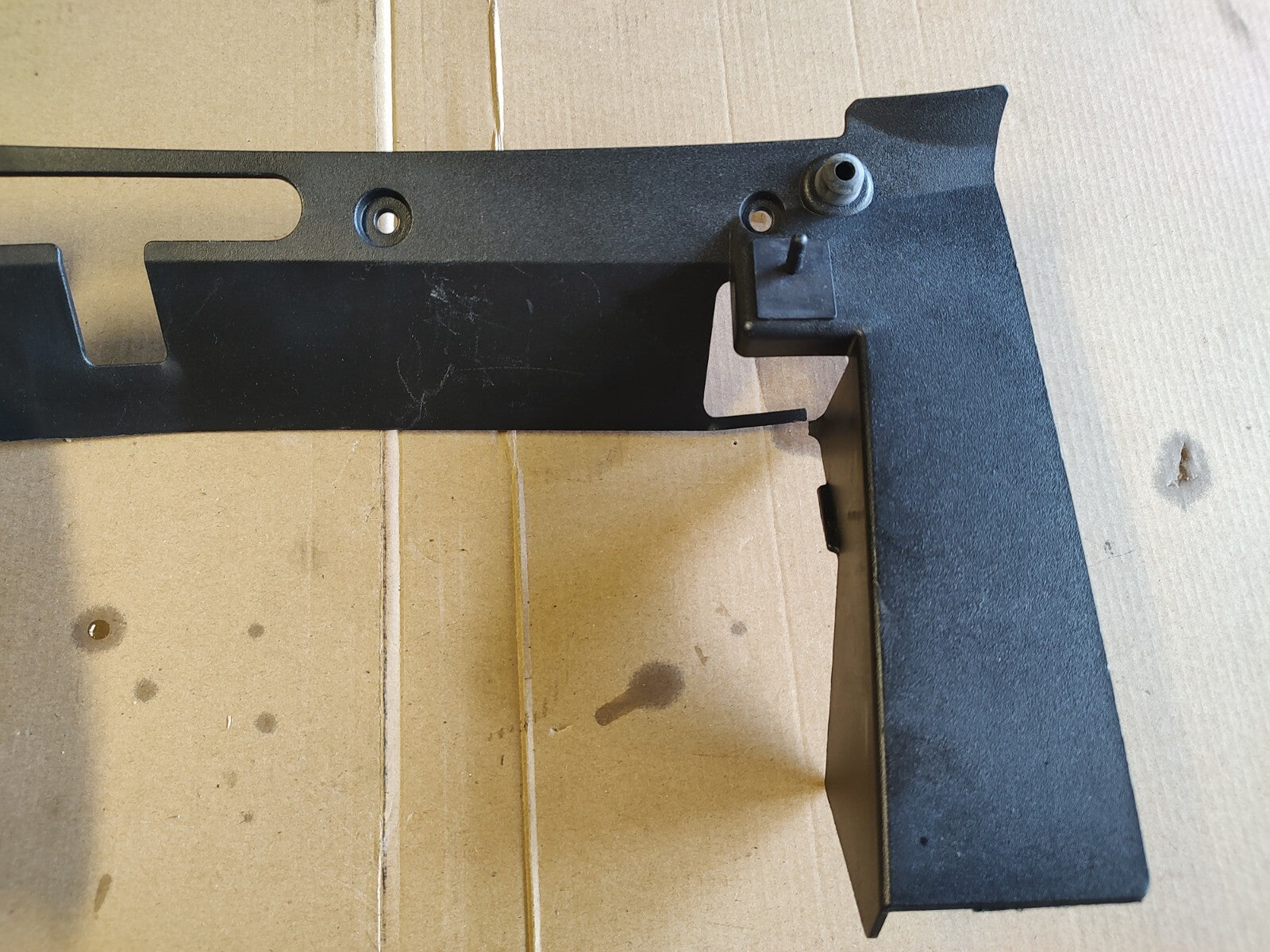 2005-2013 CORVETTE C6 GLOVE BOX SUPPORT BRACKET TRIM PANEL CRACKED 15890186 JT6