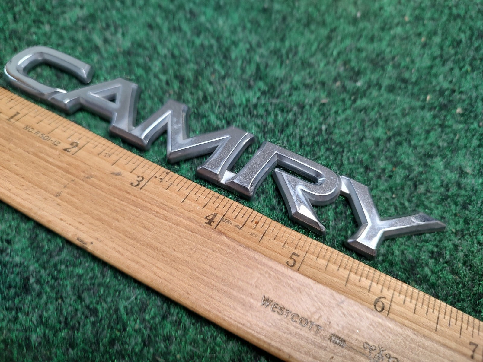 1997-2001 TOYOTA CAMRY REAR CHROME EMBLEM LOGO BADGE SYMBOL OEM 4S4