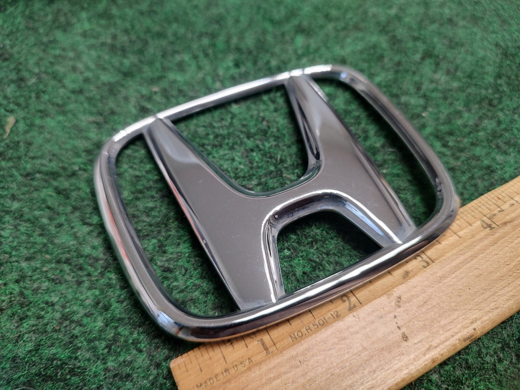 2005-2010 HONDA ODYSSEY REAR LIFTGATE EMBLEM LOGO SYMBOL 75701-SHJ-A000 OEM 2S5