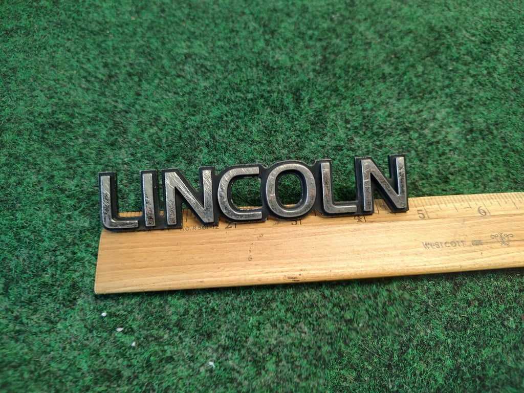 Lincoln OEM  Plastic Vintage Emblem Badge Logo Nameplate Name Plate 3S8