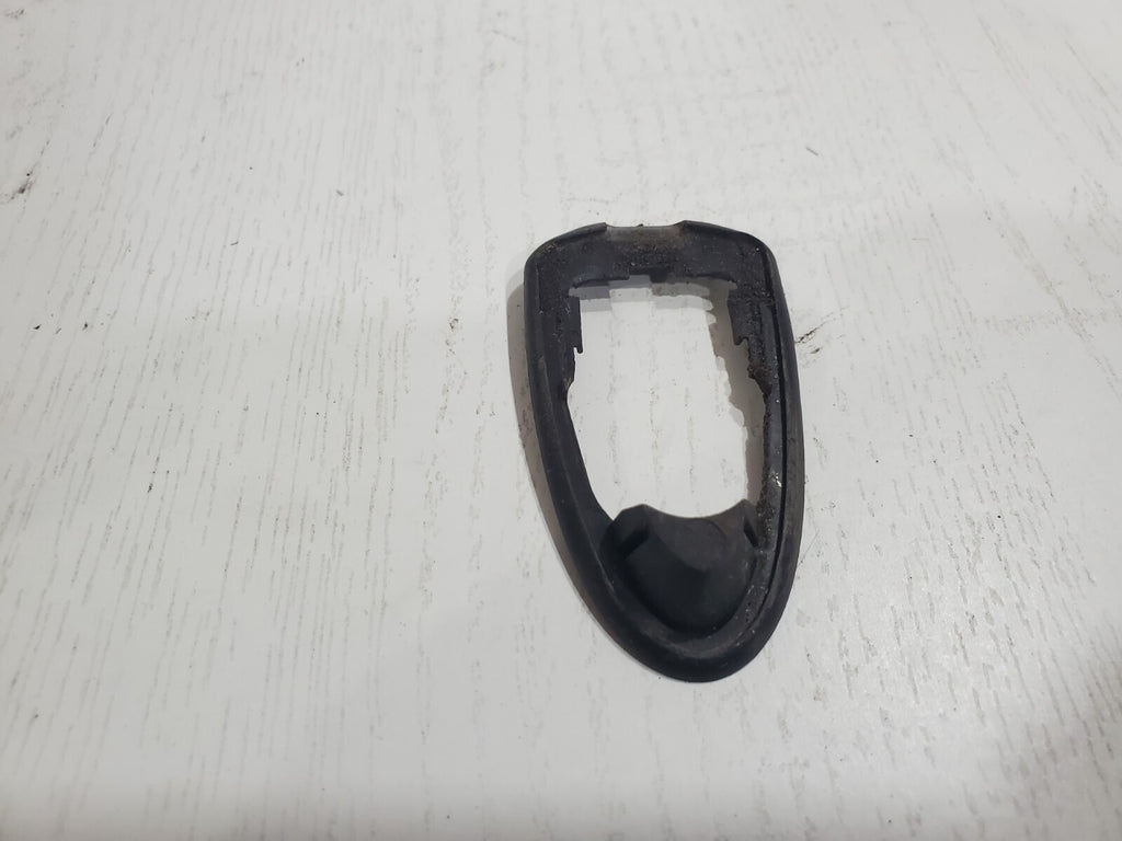 02-15 MINI COOPER R50 R53 R55 LEFT RIGHT EXTERIOR DOOR HANDLE RUBBER OEM 6L6