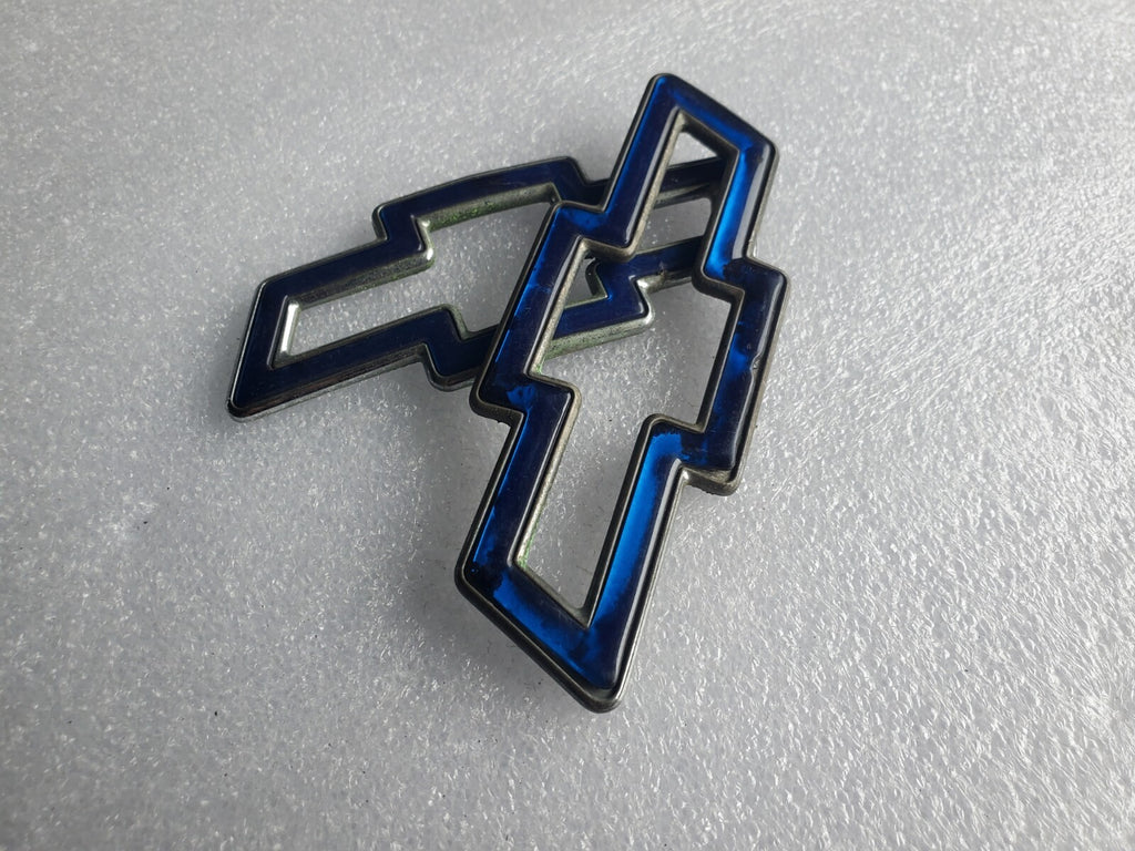 (2) 1995-1999 Chevrolet Cavalier Blue Bowtie Emblem 22591872 OEM VNTG
