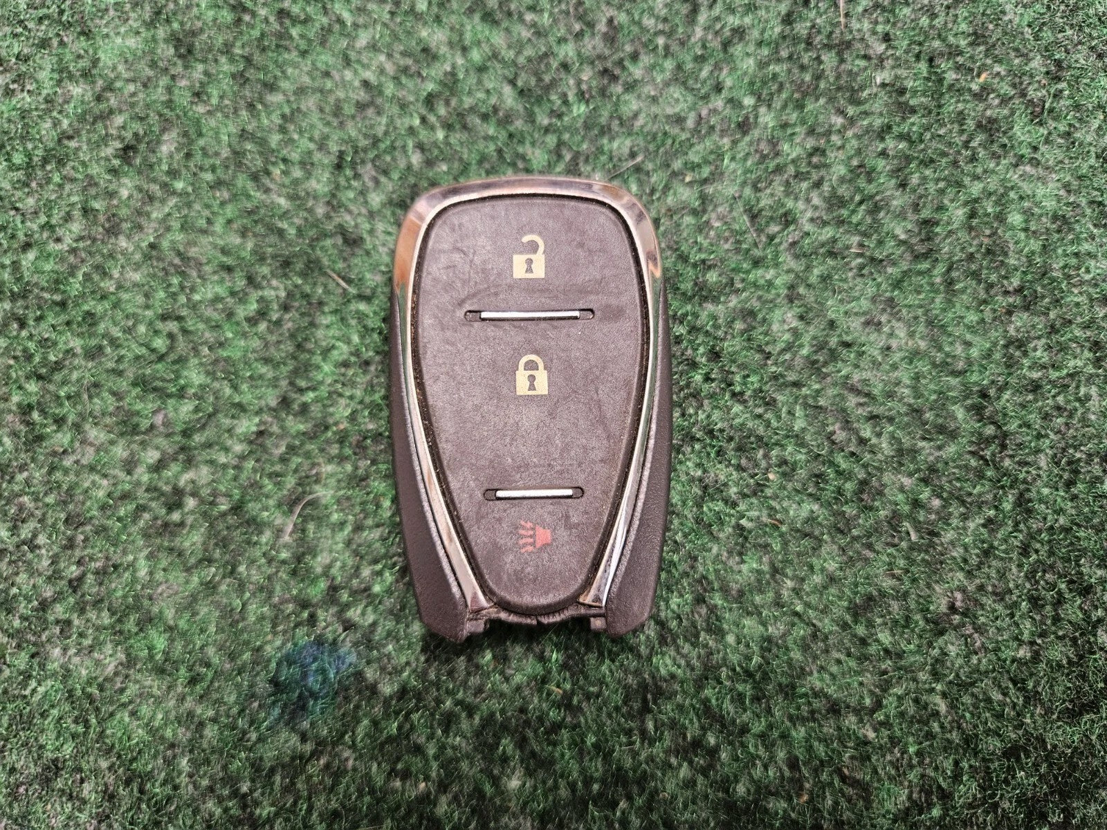 OEM Chevrolet Malibu Cruz Camaro Smart Key Fob w/ 3 Buttons Used Key Cut 7S5
