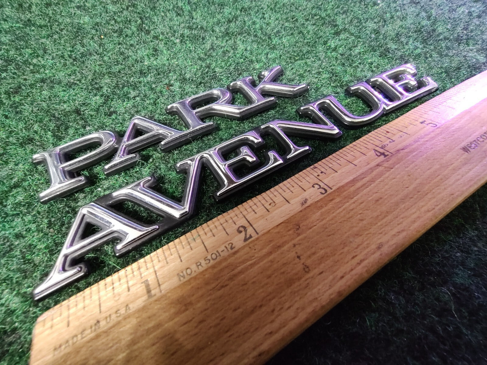 BUICK PARK AVENUE SIDE EMBLEM LOGO BADGE SYMBOL NAME PLATE BADGE USED 6S4