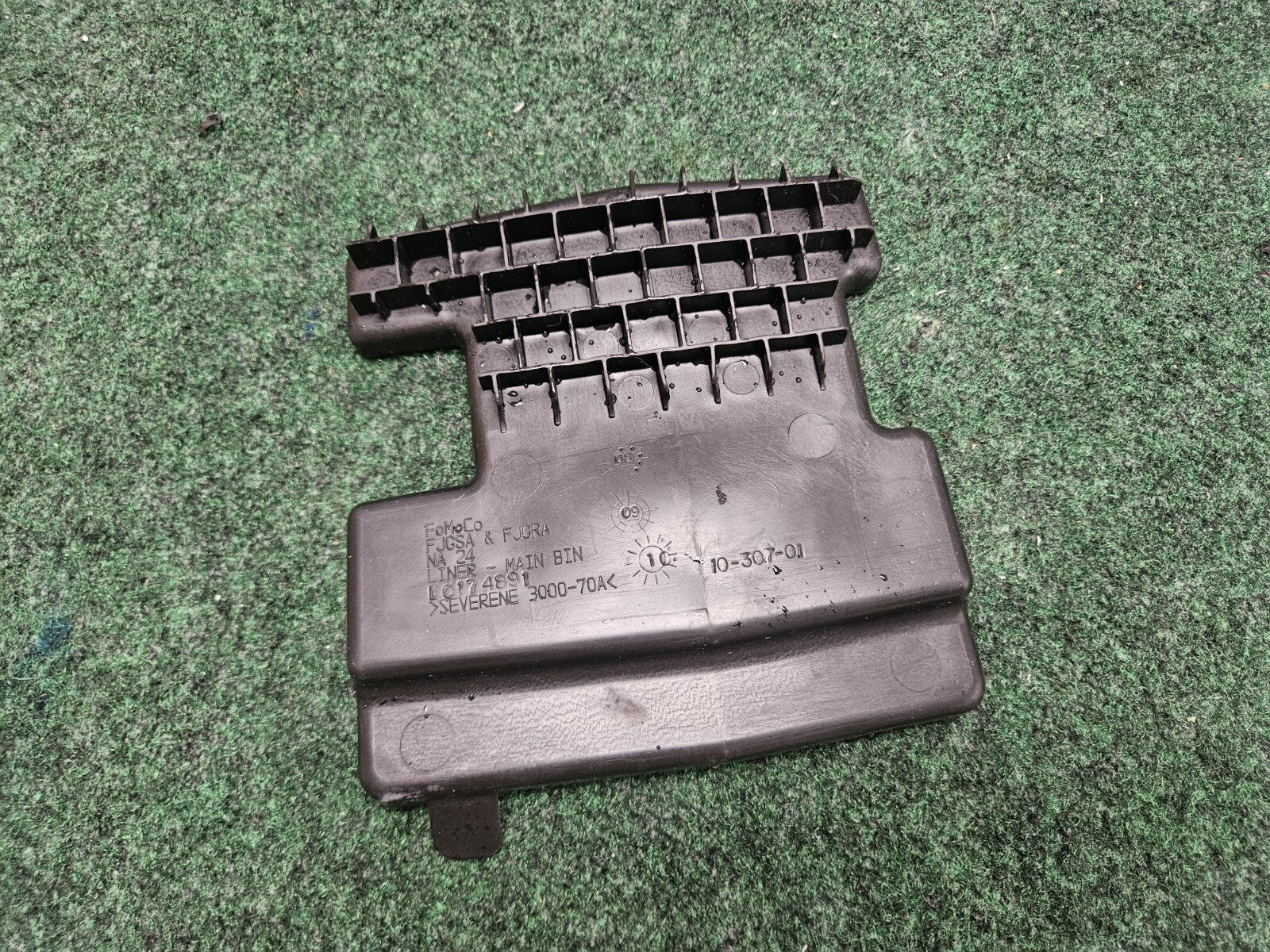10 11 12 Ford Fusion Milan Center Console Compartment Insert Liner Mat OEM 5M3