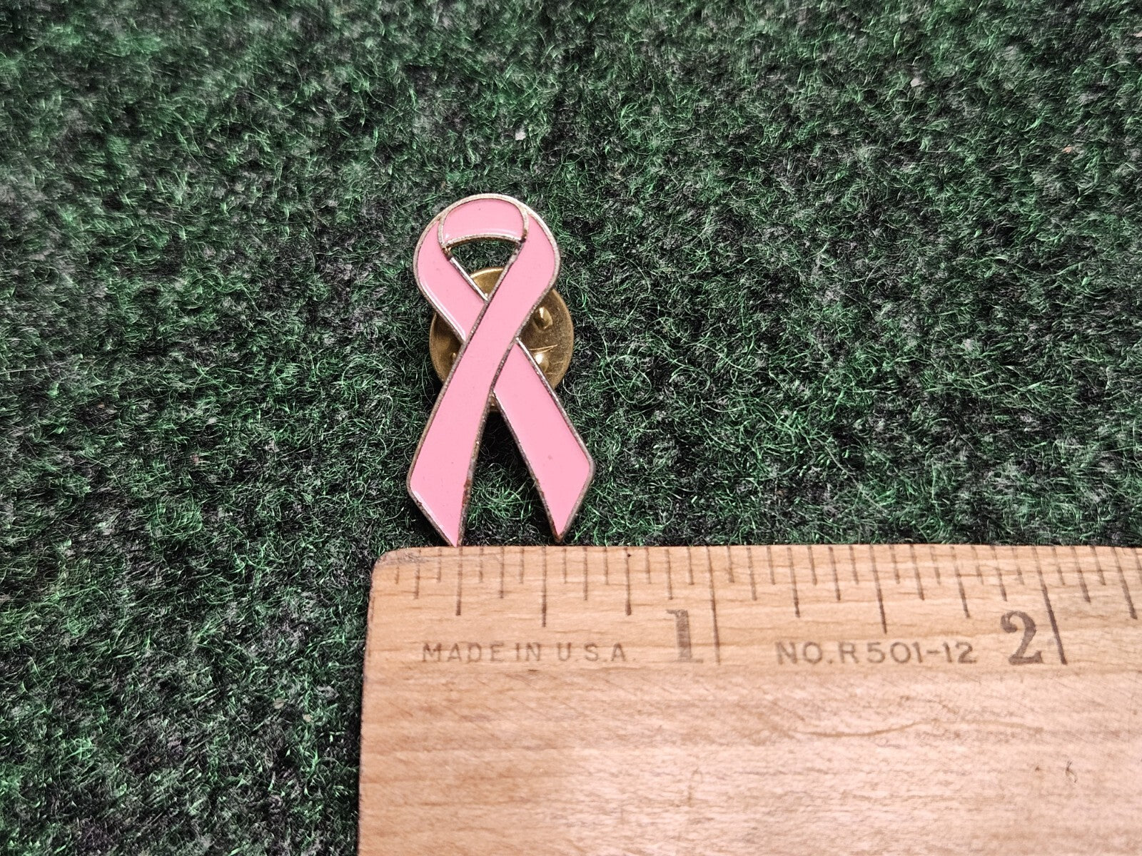 BEAUTIFUL VINTAGE CLOISONNE PINK BREAST CANCER RIBBON LOGO PIN BADGE