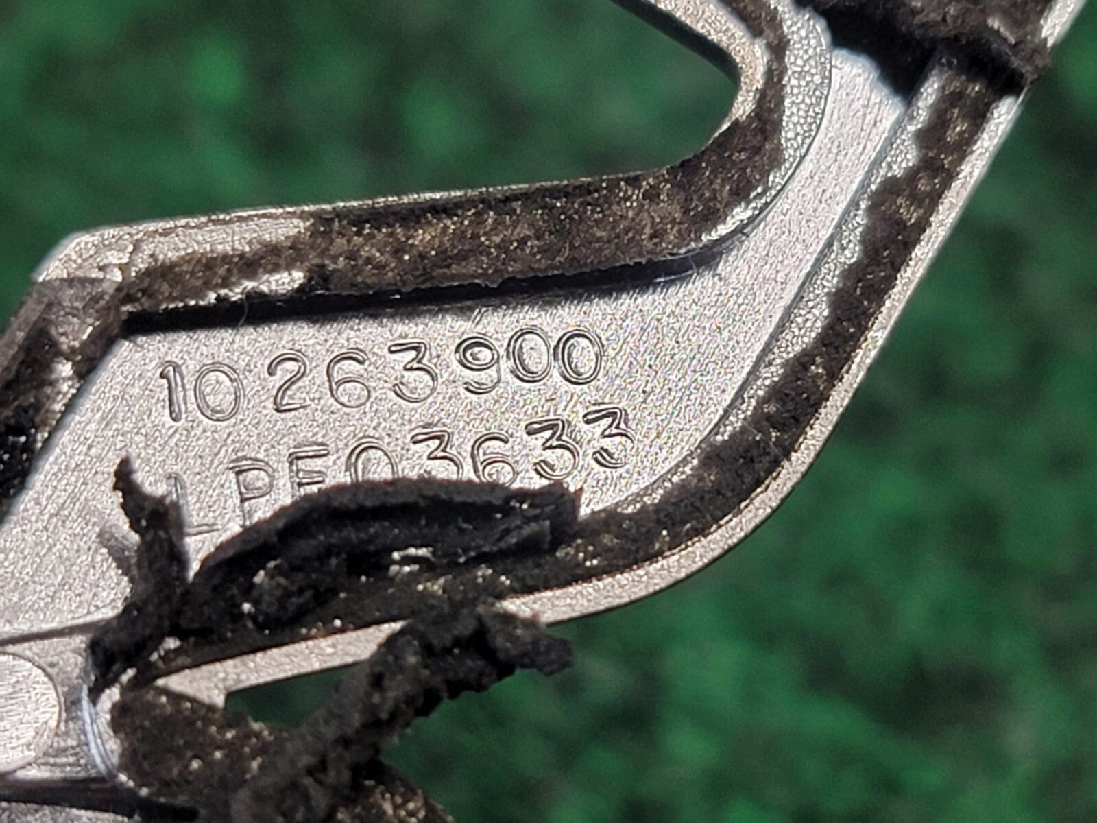 1997-2005 CHEVROLET VENTURE REAR EMBLEM BADGE LOGO CHROME OEM 1M8