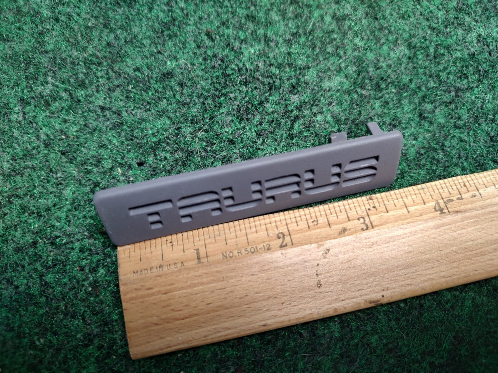 1993 Ford Taurus Dash SHO Emblem Broke Tab 1S2