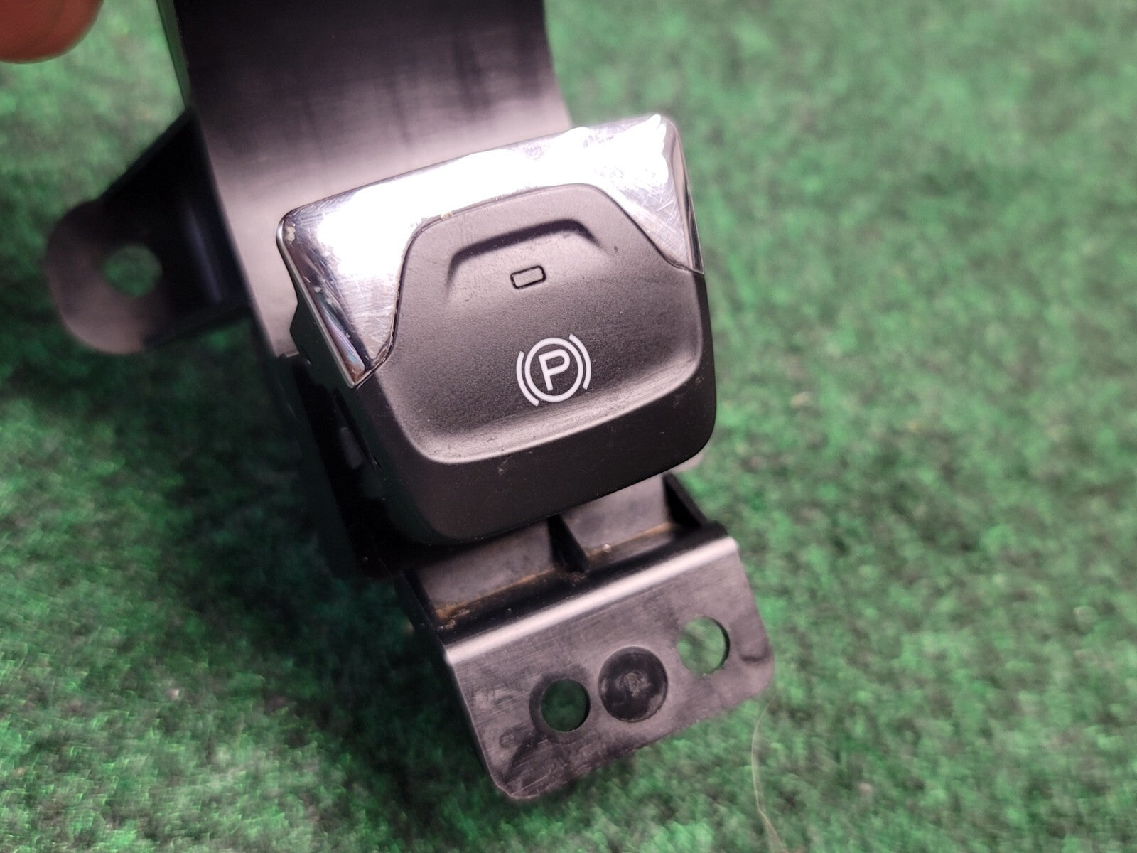 2015 2016 2017 Chrysler 200 Parking Brake Switch Button OEM P68159619AC 10L2
