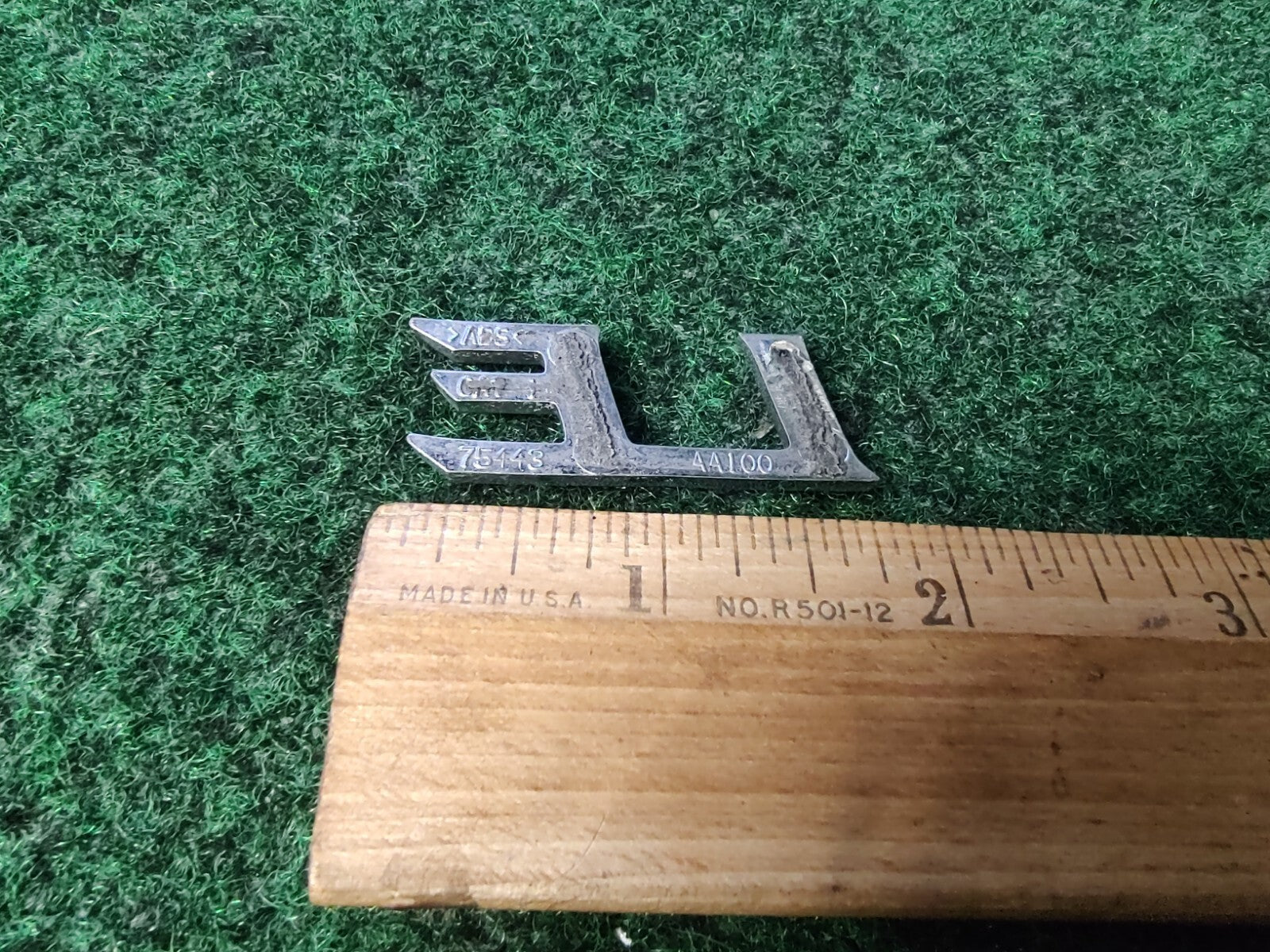 Genuine Toyota Camry "LE" Emblem USED 2002-2006  Rear 75443-AA100 3S6