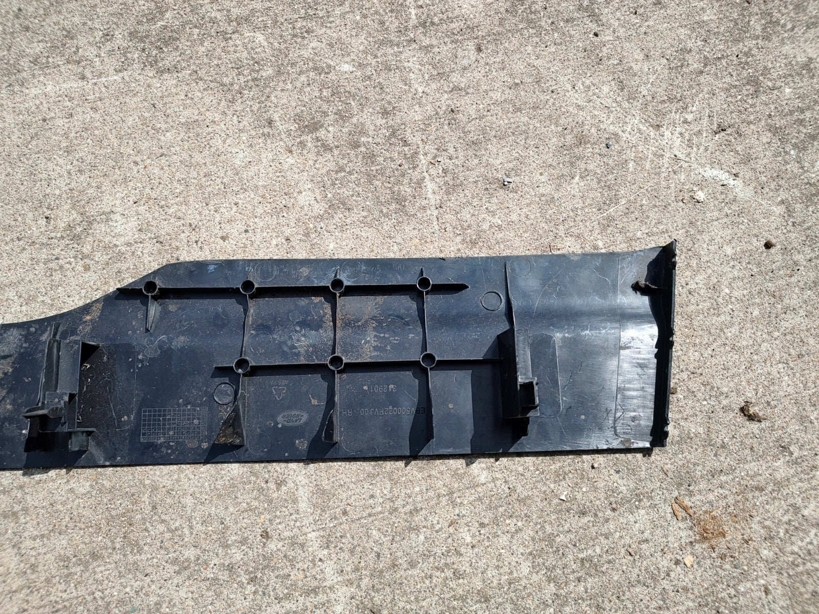 06-09 Range Rover Sport FRONT RIGHT PASSENGER SIDE SEAT PLASTIC TRIM COVER LT9