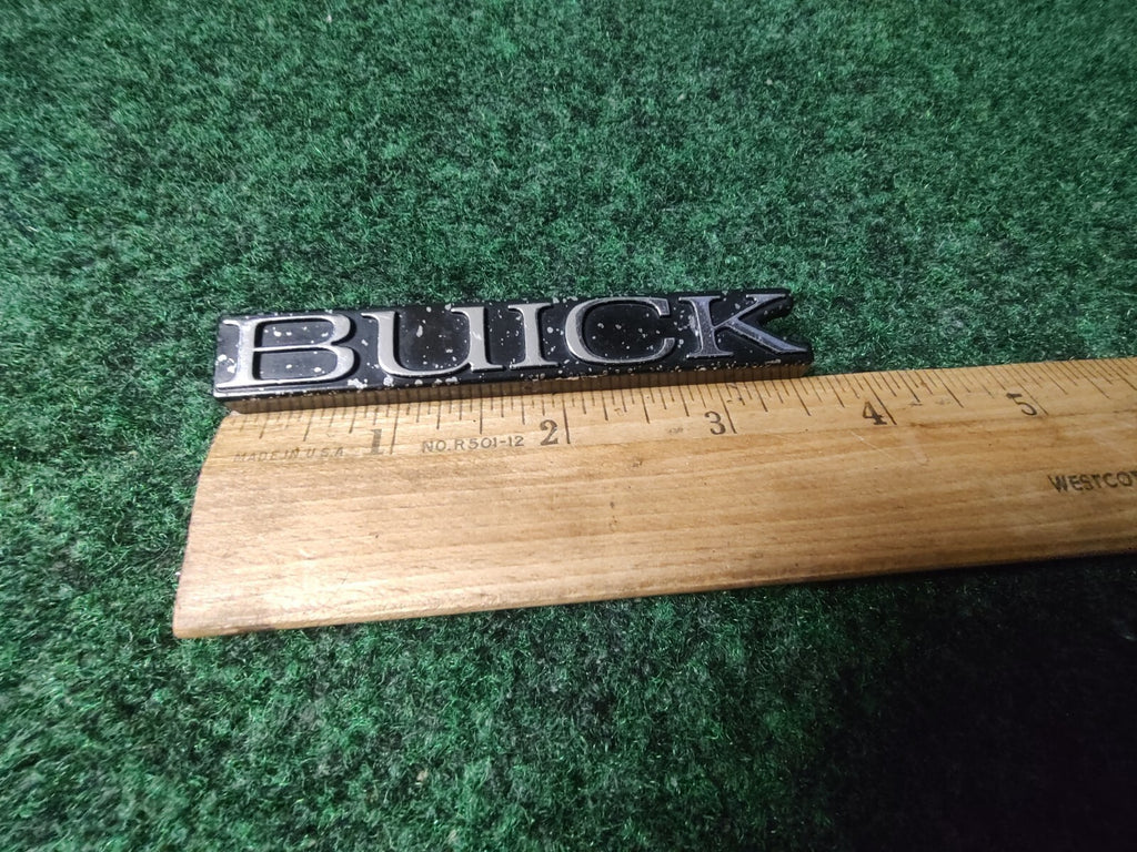 Buick Circa '95 Nameplate Emblem Black & Chrome Nameplate Name 10133742 1S2
